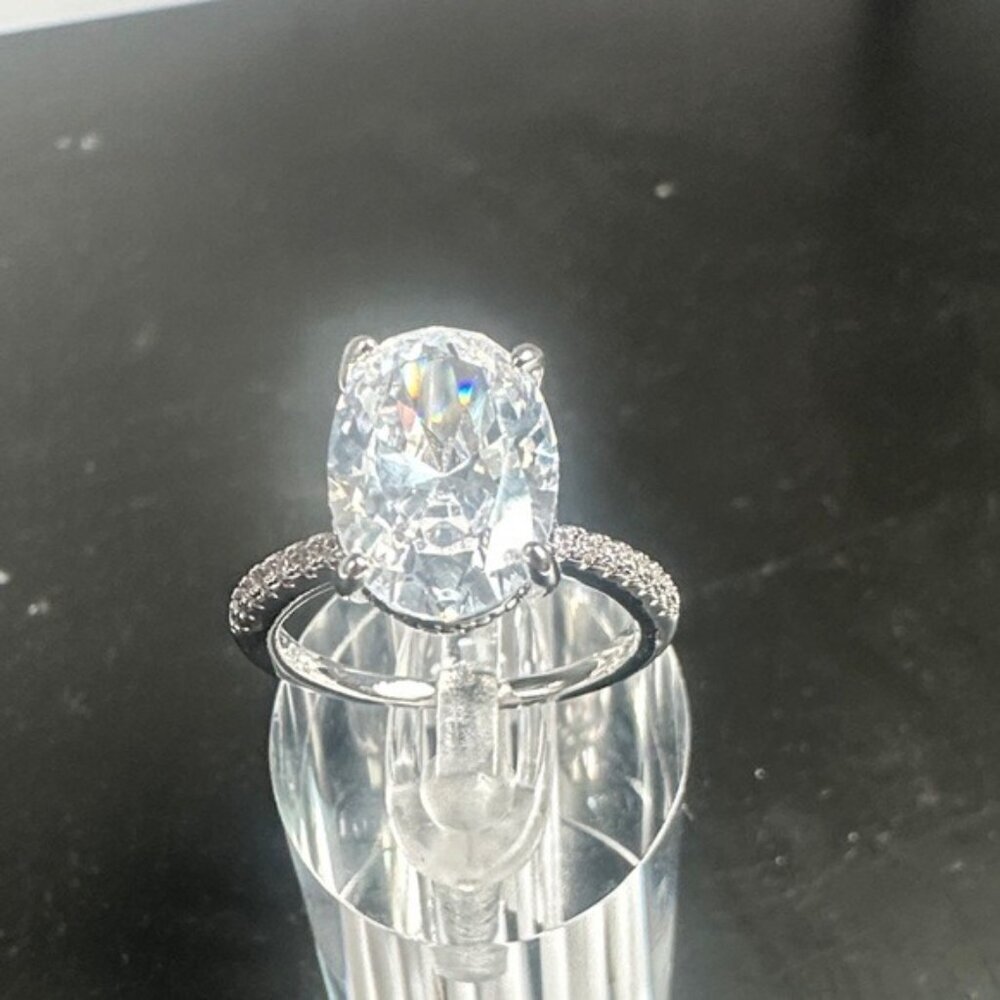 Fashion Jewelry Silver Sparkling Ring Size 8 - Picture 3 of 17